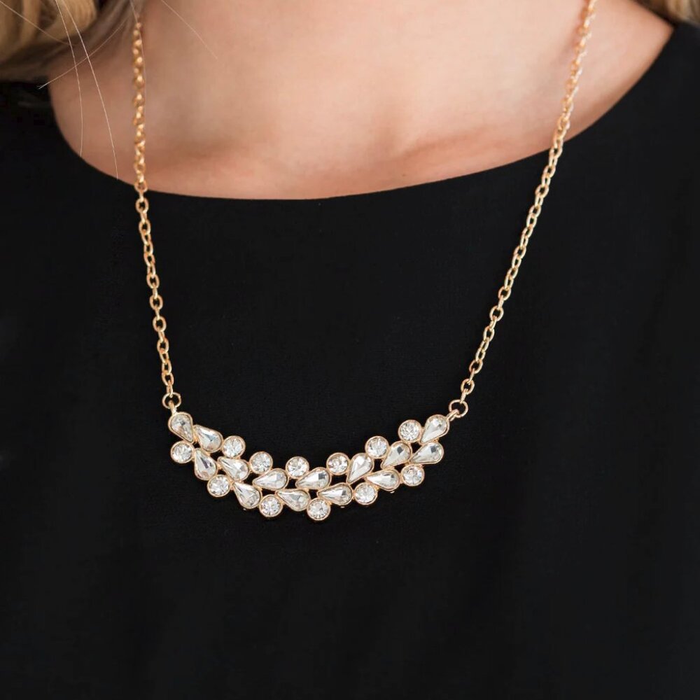 Paparazzi Jewelry Accessories - Special Treatment - Gold Necklace - Vintage